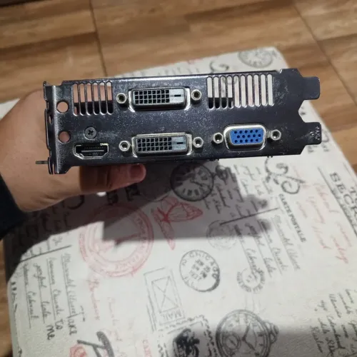 Placa de video GTX 750 ti 2gb