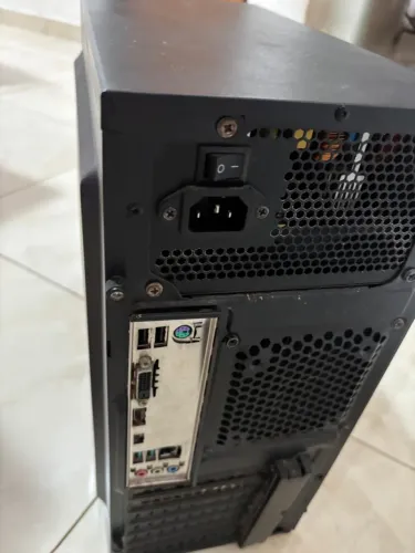 PC Gamer i7-9700KF + RTX 2060 6GB + 16GB RAM + SSD 256 GB + HD 1TB