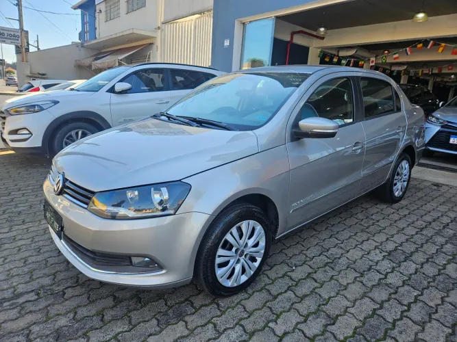 Volkswagen Voyage Comf/highli. 1.6 MI T.flex 8V 4P 2013