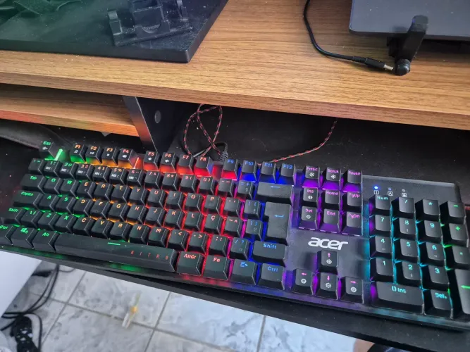 Teclado mecânico Acer Nitro Full Size switch blue