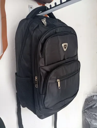 Mochila grande e reforçada