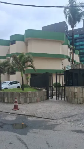 1/4 sala, mobiliado, piscina, portaria 24 horas.