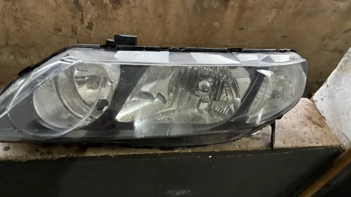 Farol new civic g8 Lado esquerdo 