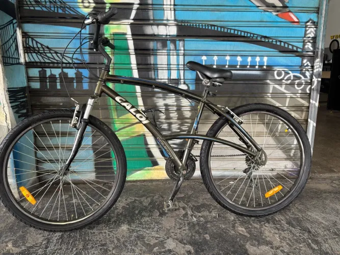 Bicicleta 400 CALOI 400 Comfort aro 26, pneus novos 