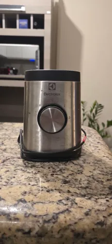 BASE-Liquidificador Portátil Electrolux Blender Bse20 Prata 220