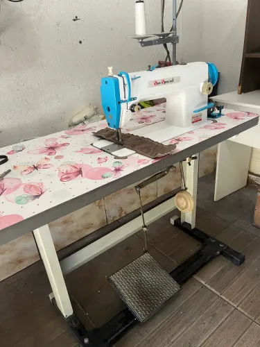 Máquina de costura industrial