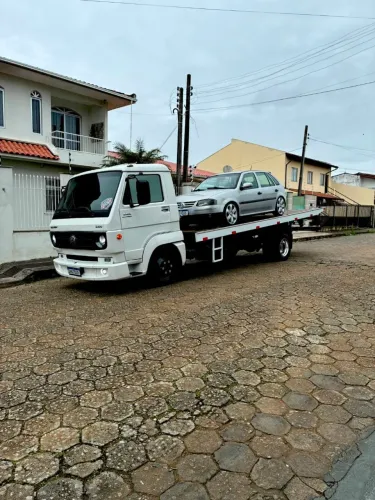 Caminhão Plataforma guincho 