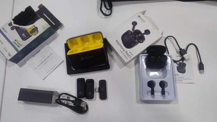 Fone de ouvido e microfone de Lapela