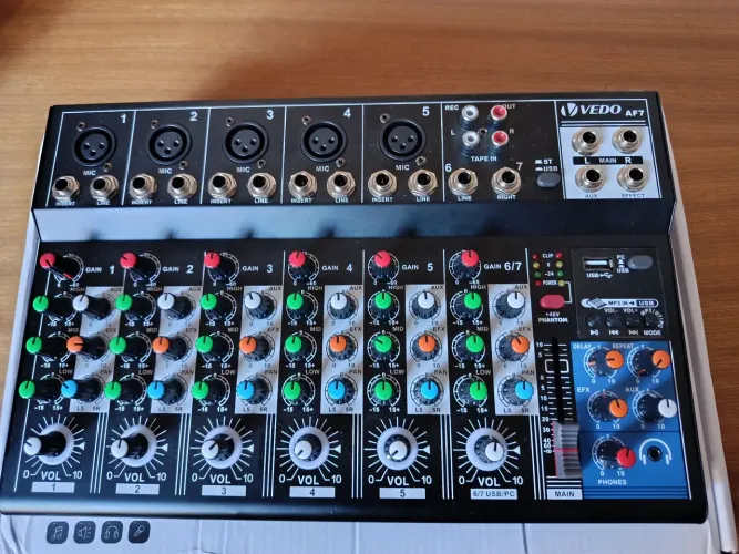 Mesa de Som VEDO AF7 USB - 7 Canais