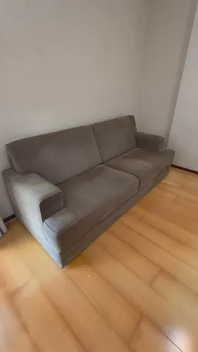 Sofá de 3 lugares cinza 2,10 x 0,90