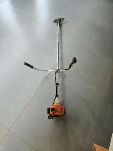 Rosadeira a Combustao STIHL FS80
