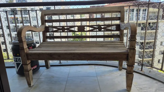 Banco de madeira para varanda ou jardim