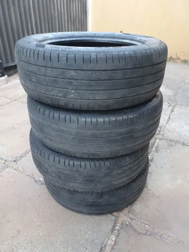 Pneus Scorpion 215/60 R17 96H