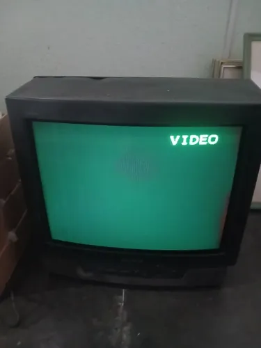 TV CRT Sony Trinitron, modelo KV-2163S Funcionando