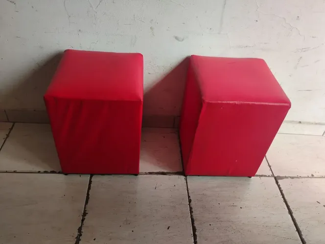Conjunto de 02 puffs