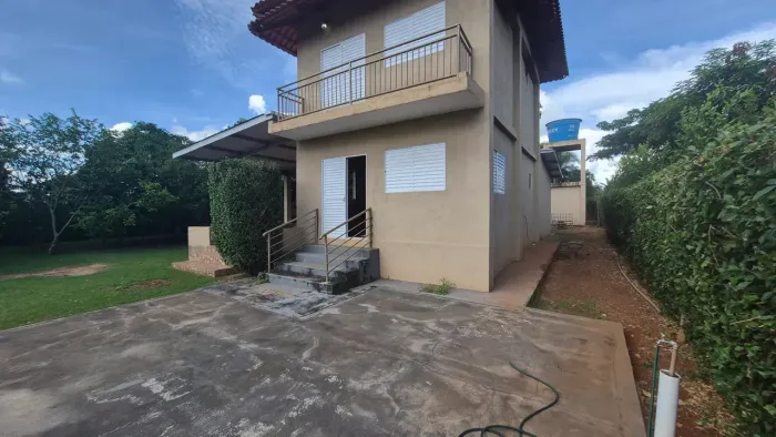 Sobrado com piscina no Condomínio RECANTO D'ITALIA, Santo Antônio de Goiás - GO