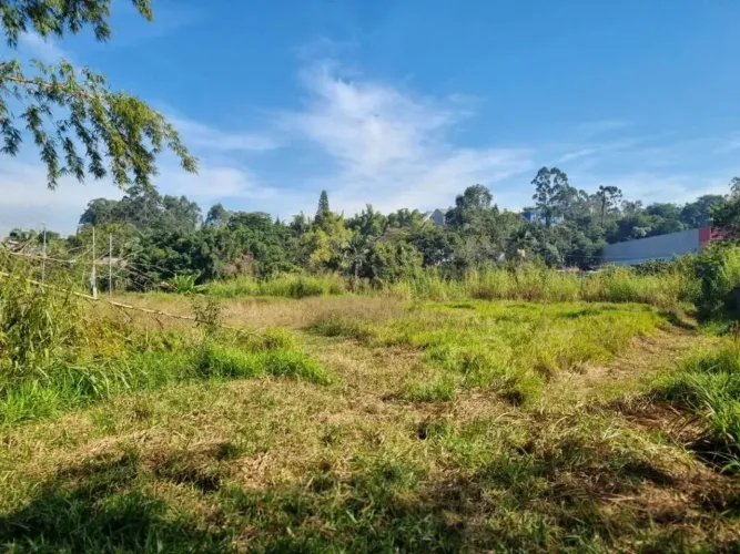 Área industrial com fachada para rodovia Raposo Tavares km 31