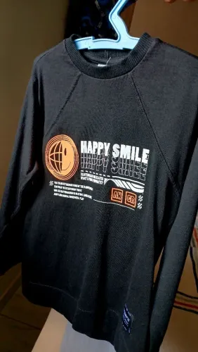 Vemdo camisa infantil masculino preta nova.