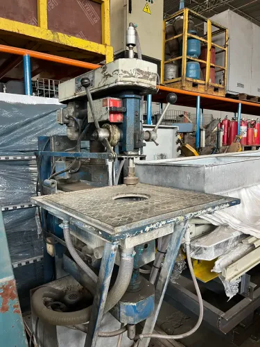 Furadeira para vidro Usemak duplo cabeçote mesa pneumática
