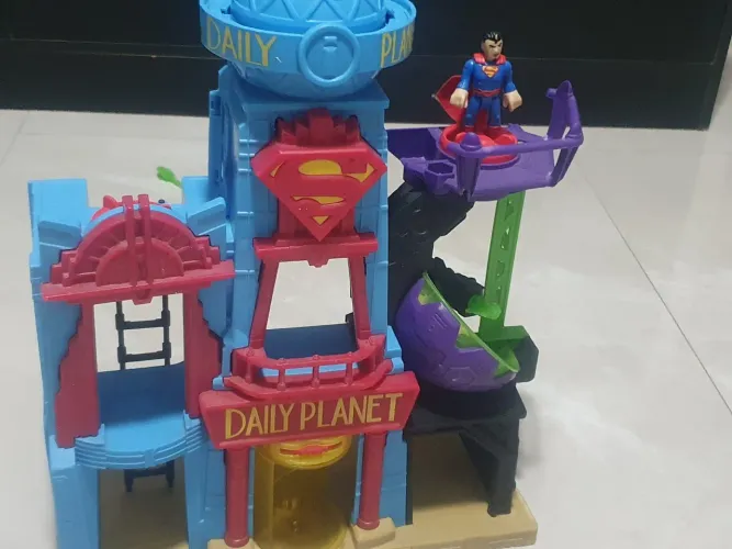 Imaginext Fisher-Price Planeta Diário com Superman - DC Comics