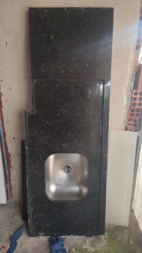 Tampo de pia em granito, 1, 63 de comprimento telefone para contato *
