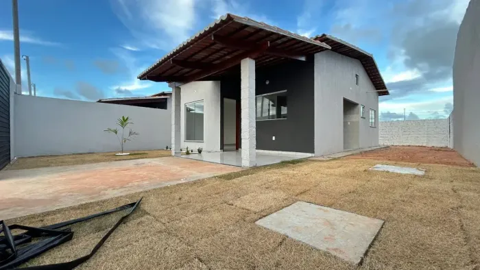 CASA NOVA PERTO DA PRAIA