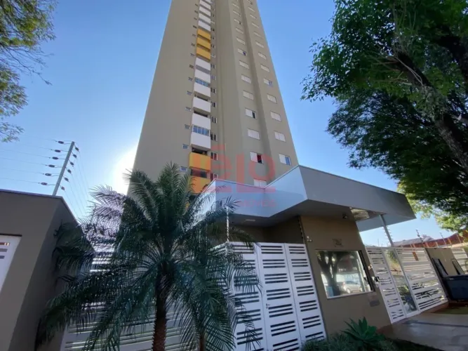Apartamento para alugar na Zona 07 em Maringá a 130 metros da UEM com 2 quartos e academia