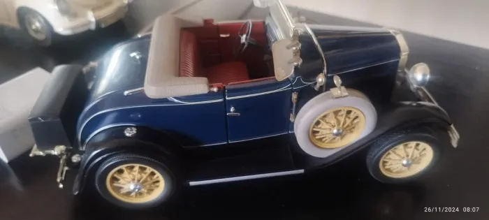 Miniatura Ford Model A Roadster 1931 Escala 1.18