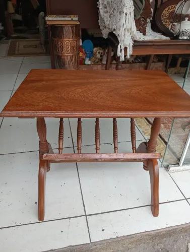 Mesa canto / revisteira
