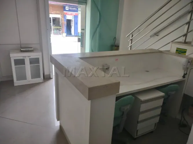 Ponto comercial todo reformado com uma vaga de garagem, com 10 salas em Santana.