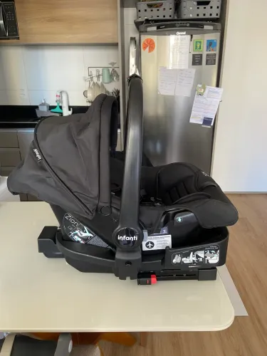 Bebê Conforto Infanti Zion + Base Isofix Original - Preto | Até 13 kg