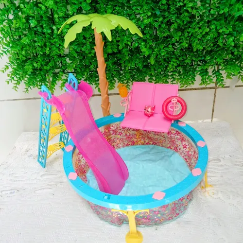 Piscina da Barbie Completa Semi-Nova