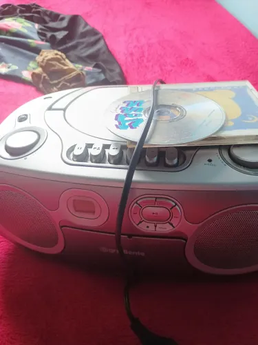 Vendo rádio AM FM gradiente funcionando perfeitamente o CD tbm funciona as rádios tbm