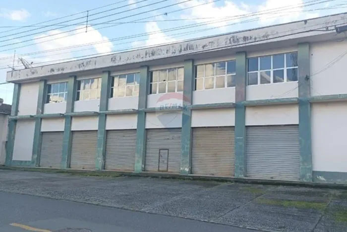 Galpão comercial de 2.000m² no Centro Sete Barras