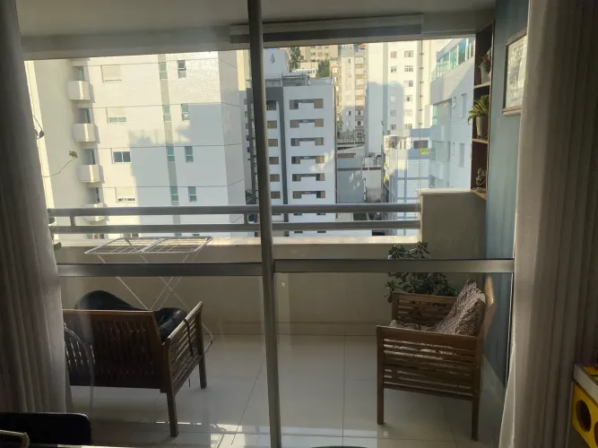 Esquadria porta de alumínio e vidro