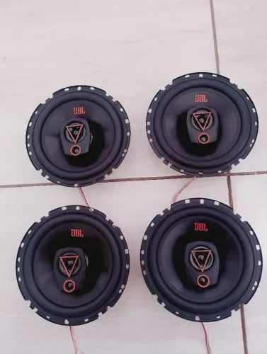 JBL 6 polegadas 80 RMS semi novo filé