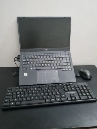 Notebook Ultra UB361 Pentium Gold 4GB 128GB 14" Windows 11