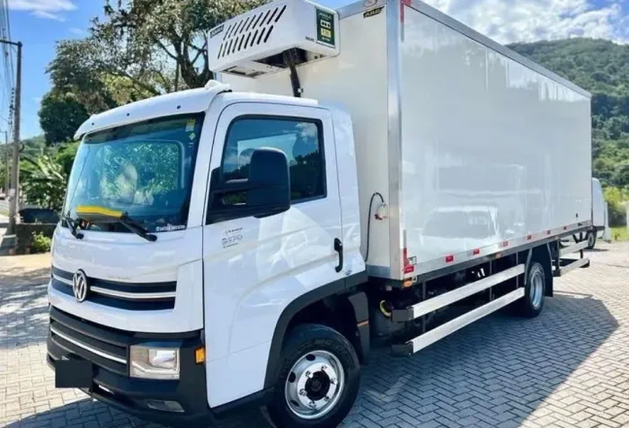 Vendo Caminhão Volkswagen Baú ano 2019