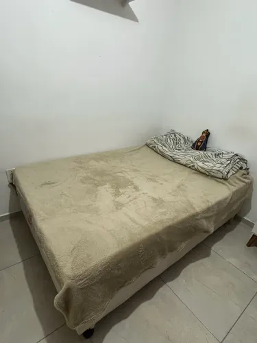 Cama de viúva + armário de solteiro 