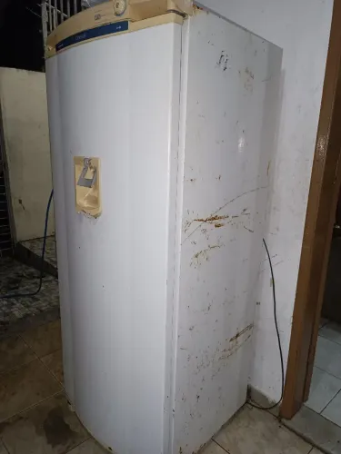 Geladeira consul por 350
