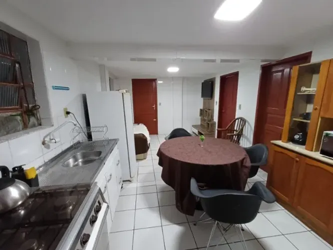 Aluga-se casa com 2 quartos a poucos minutos do Shopping Beira Mar!