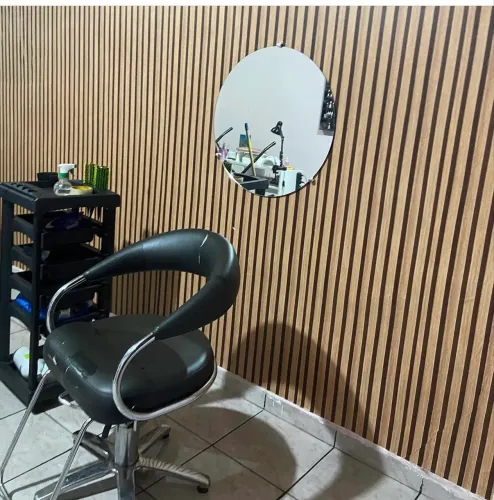 Lavatório, cadeira giratória e carrinho de salão de beleza