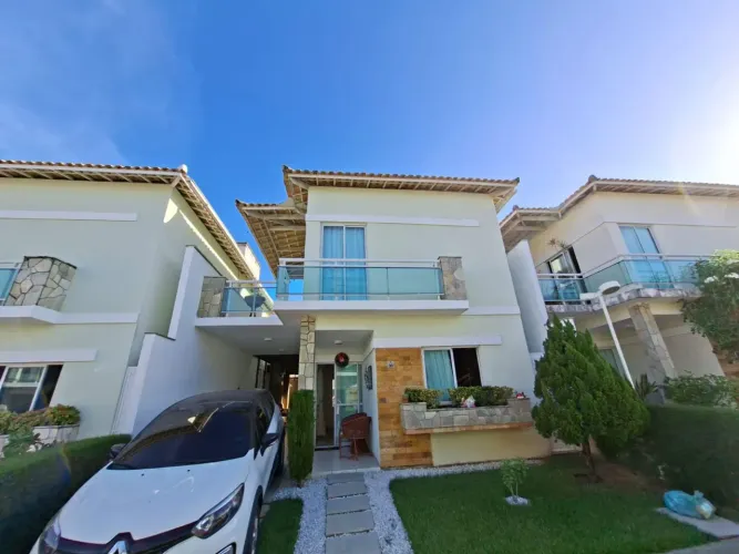 Excelente Casa Duplex no Cond. Monte Olimpo c/ 188m² de área privativa, 03 suítes, varanda