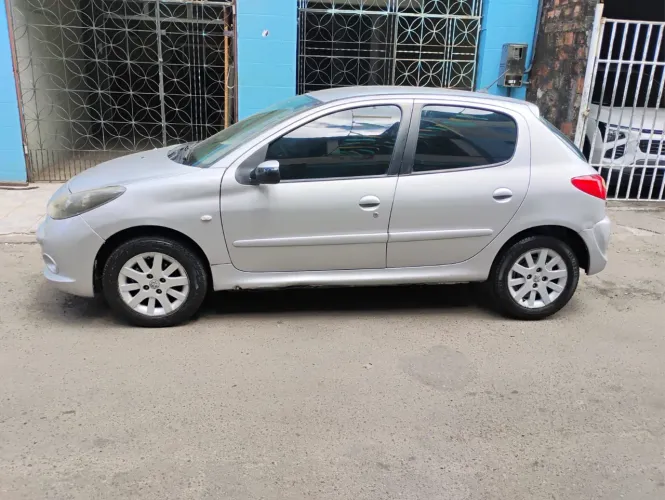 Peugeot 207 XS 1.6 Flex 16V 5P 2010