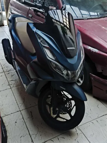 Honda PCX DLX 160 (troco)