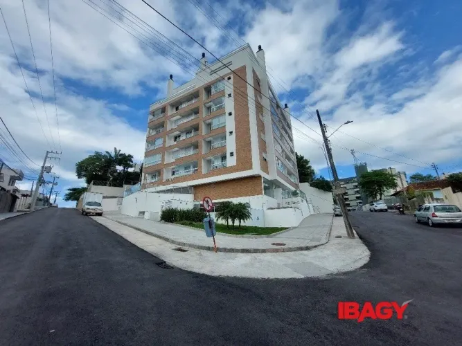 Oportunidade! Loja em Estreito - Florianópolis