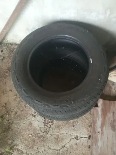 Pneus vendo troco