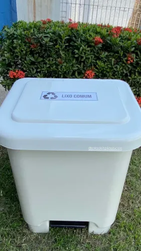 Lixeira de plástico 50litros
