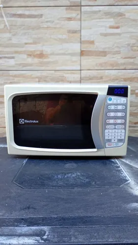 Microondas Eletrolux 20 litros