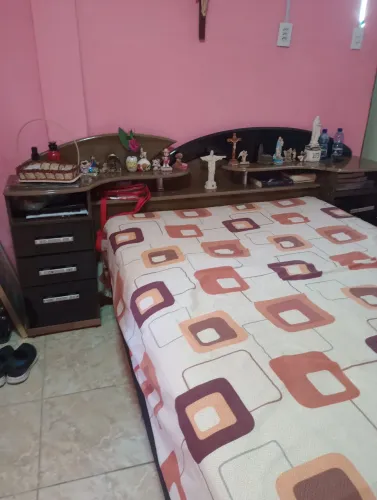 Cama casal e base de madeira em Maracanaú 